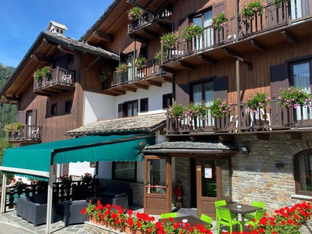 Hotel Triolet Courmayeur Exterior photo