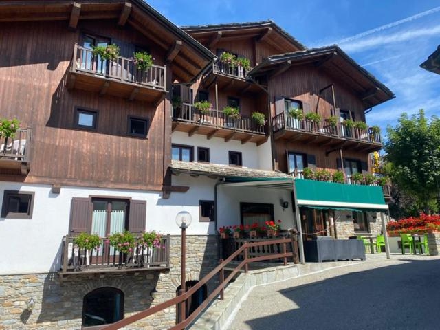 Hotel Triolet Courmayeur Exterior photo